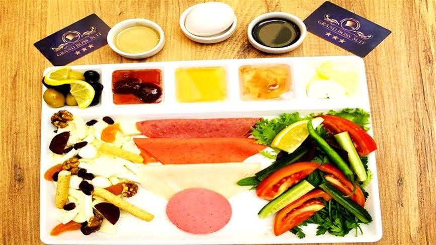 מרסין Grand Boss Suit Hotel Mersin מראה חיצוני תמונה