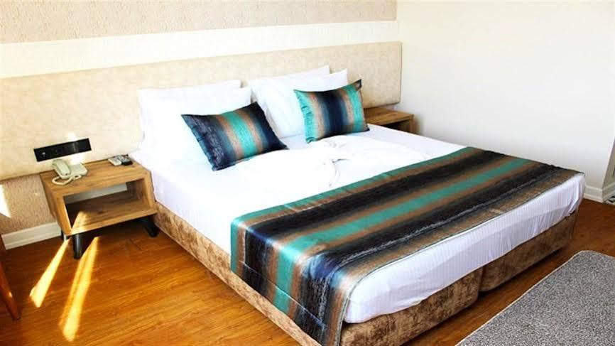 מרסין Grand Boss Suit Hotel Mersin מראה חיצוני תמונה
