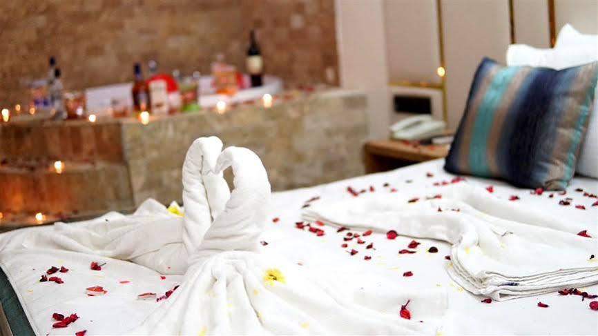 מרסין Grand Boss Suit Hotel Mersin מראה חיצוני תמונה